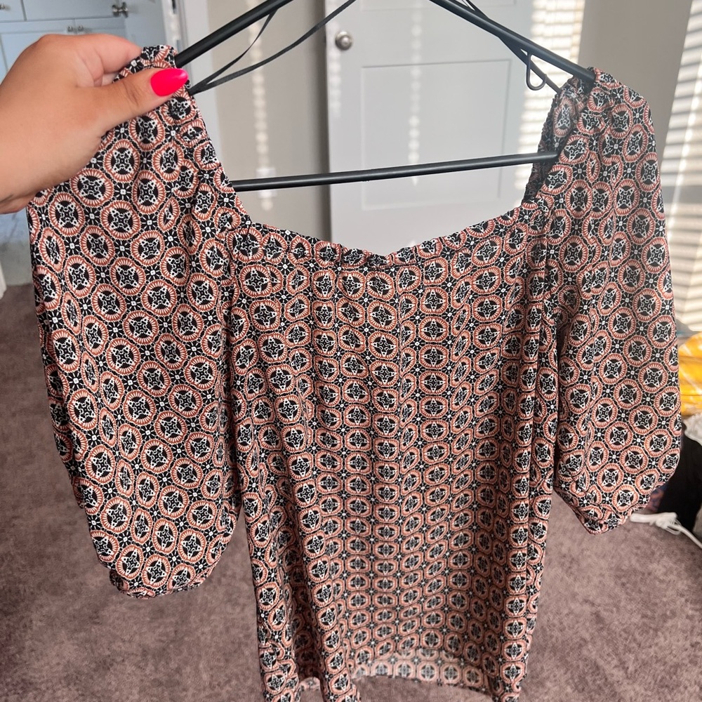 S off the shoulder dressy shirt w/ design